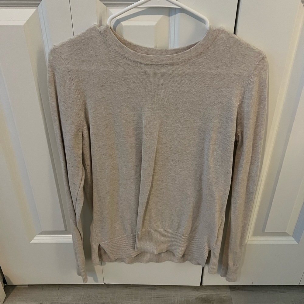 Old Navy Women's Sweater in Light Beige